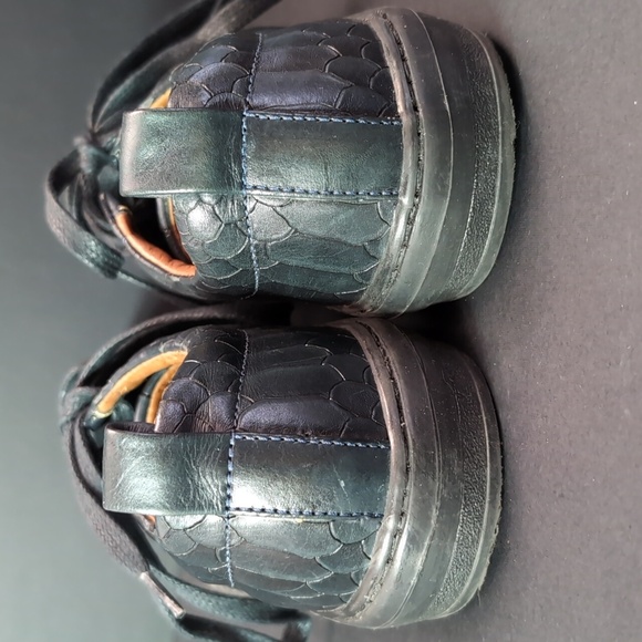 Donald/Pliner Rand Fashion Dark Green Reptile Embossed Sneakers,Size 8. - Picture 4 of 11